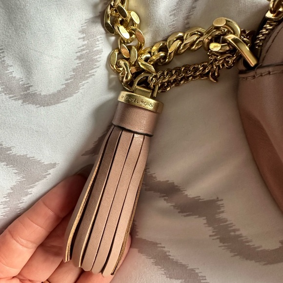 Micheal Kors Jet Set Travel Medium Bag Oval - Picture 3 of 4